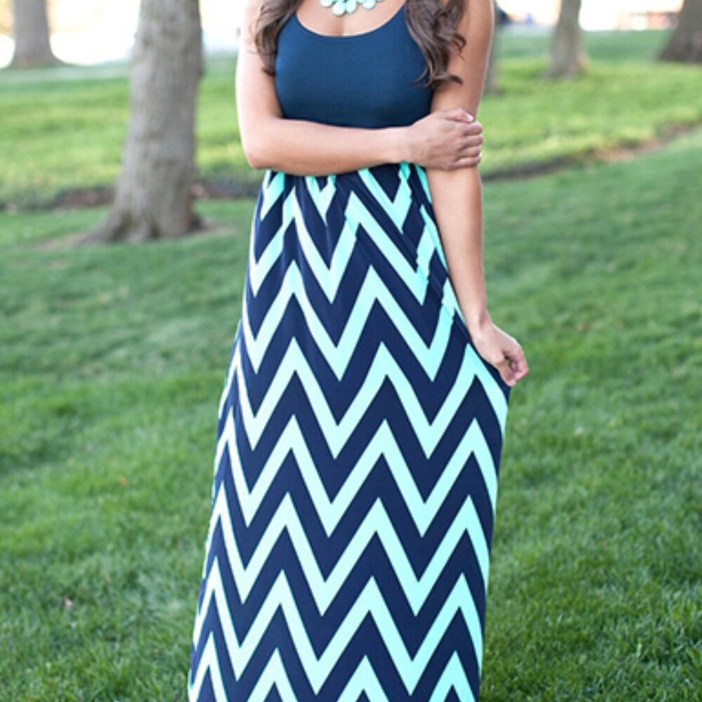 🐝 Chevron Maxi Dress
